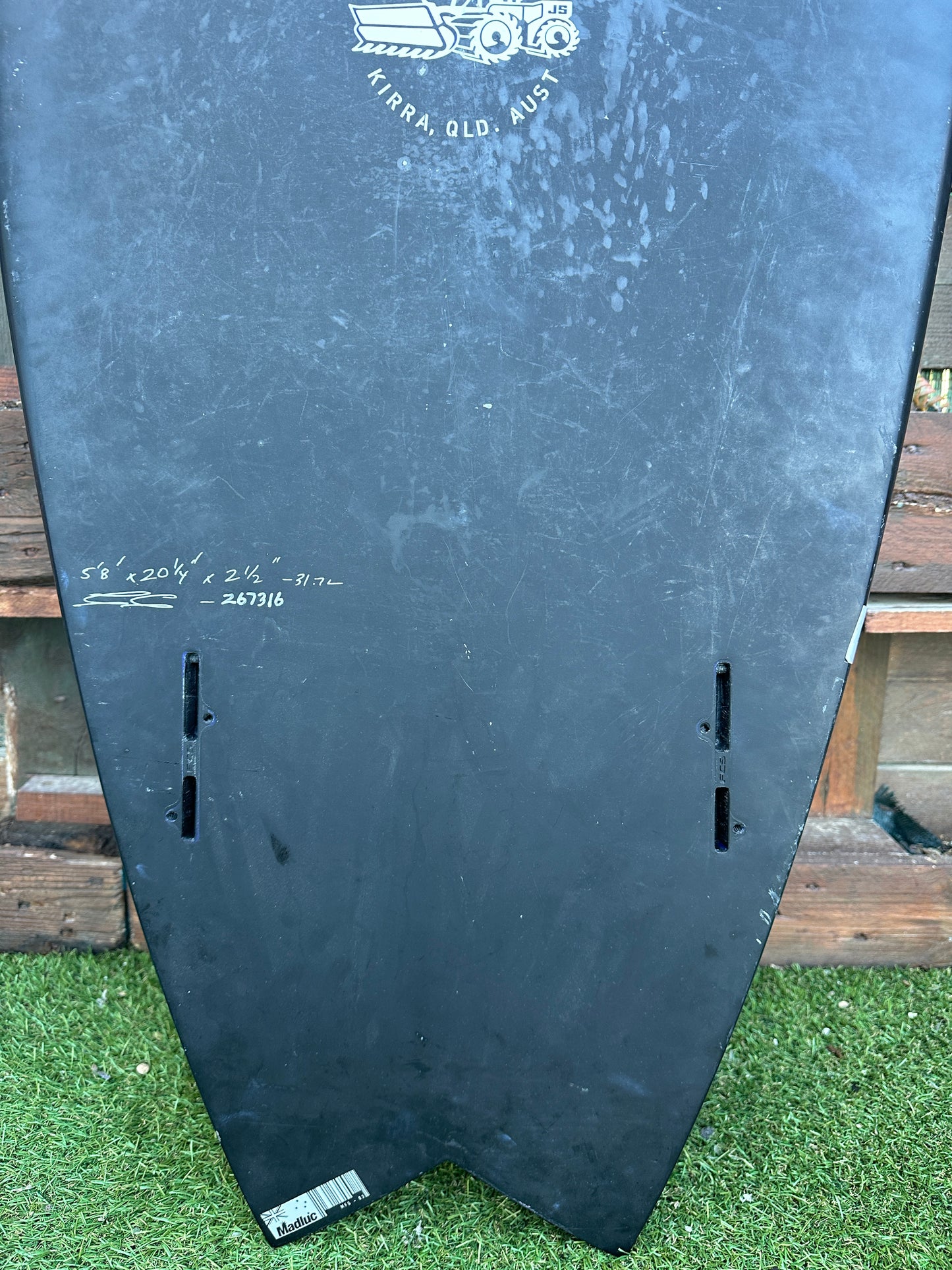 Js Industries 5'08'' - 31.7L