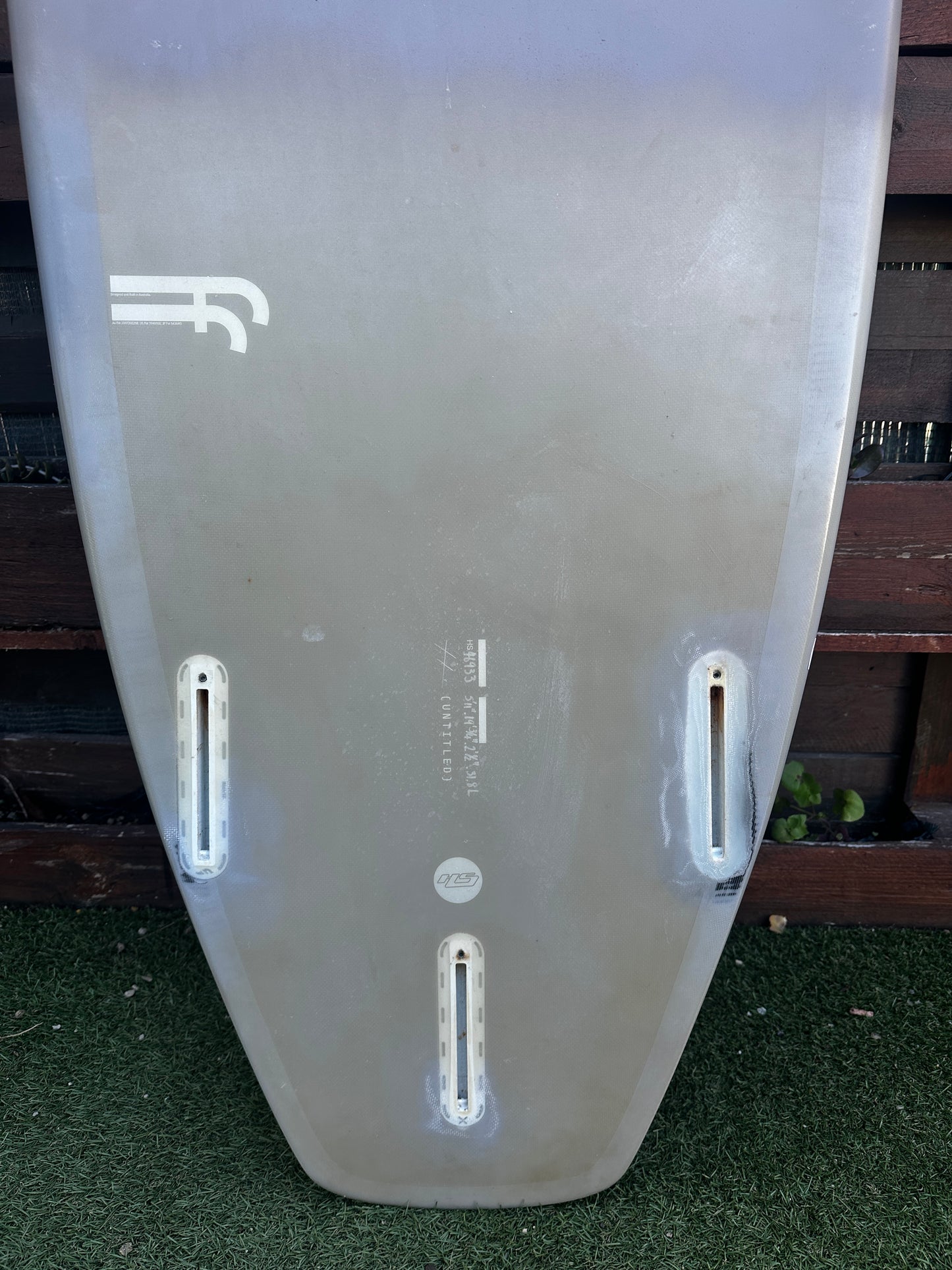 Hayden shapes 5'11'' - 31.8L