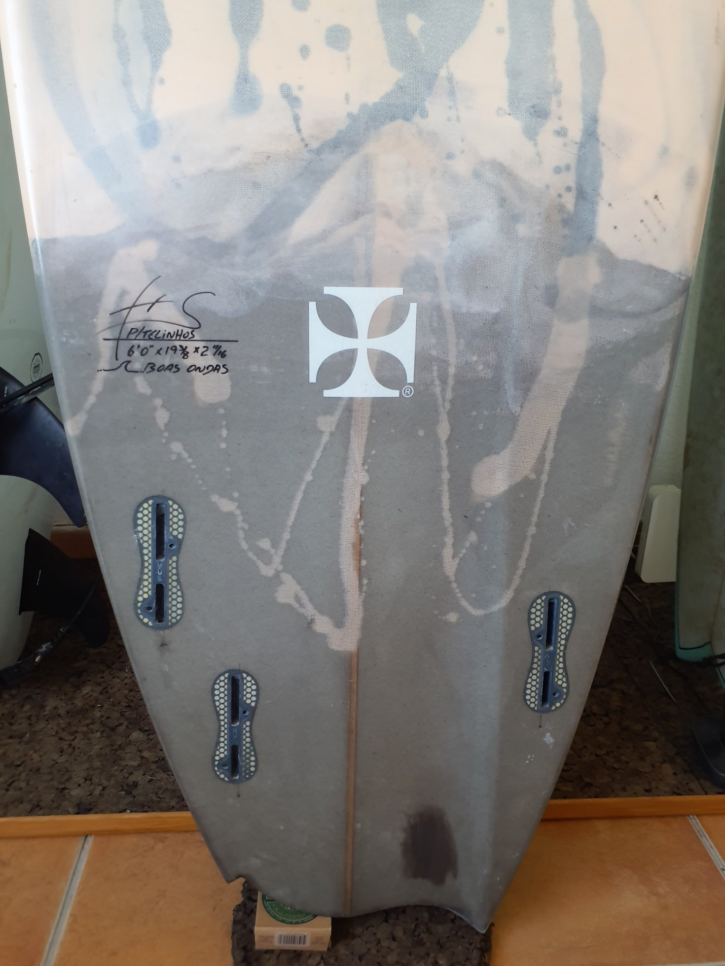 Used Surfboard 6'0'' P unitAsymmetrical shortboard 33estL Fin Boxs